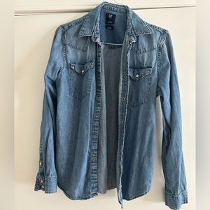 Gap denim button up shirt